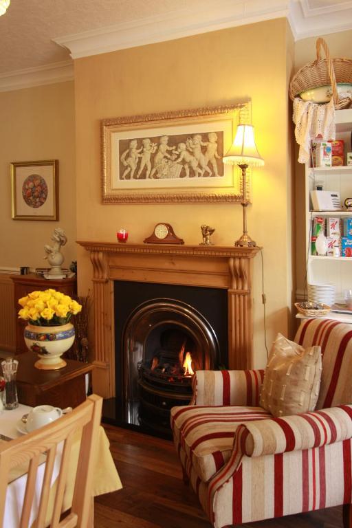 Bed and Breakfast The Hollies Fulford  Экстерьер фото