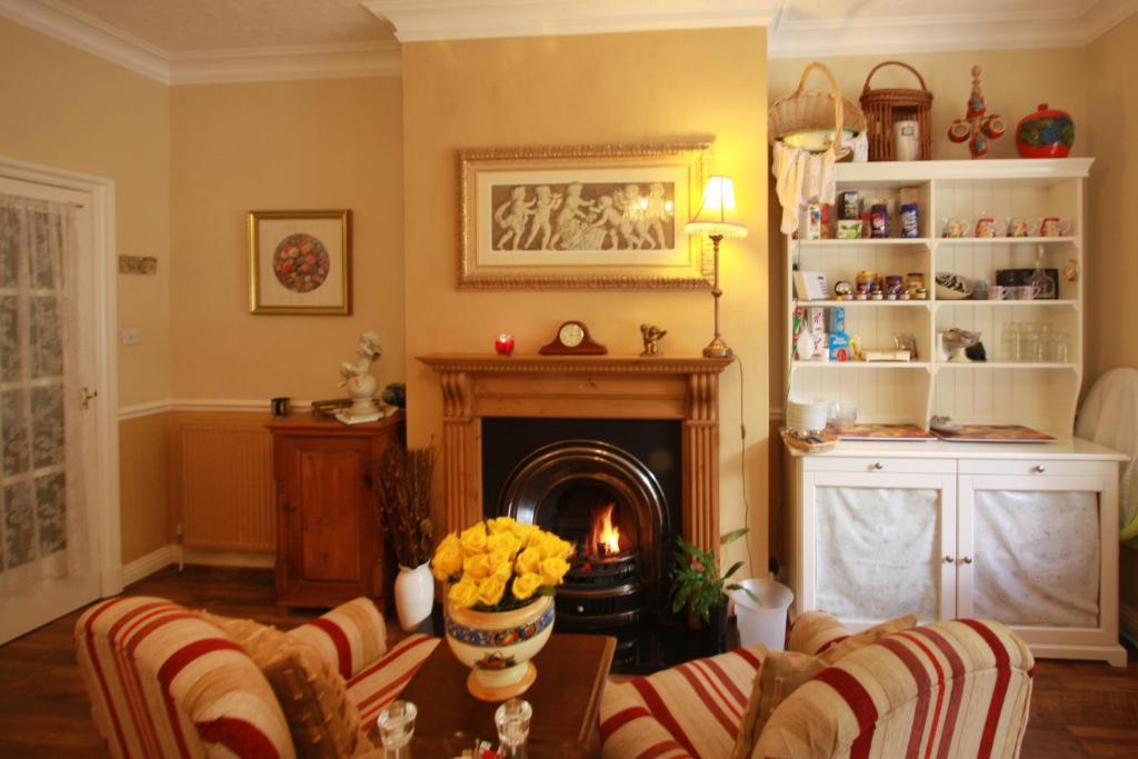 Bed and Breakfast The Hollies Fulford  Экстерьер фото