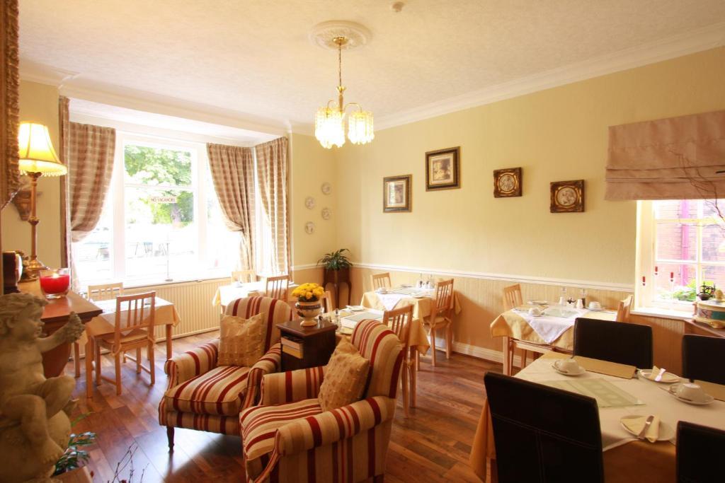 Bed and Breakfast The Hollies Fulford  Экстерьер фото