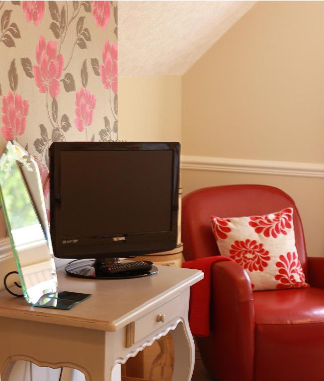 Bed and Breakfast The Hollies Fulford  Экстерьер фото