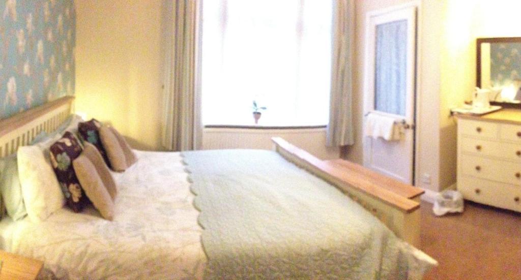 Bed and Breakfast The Hollies Fulford  Номер фото