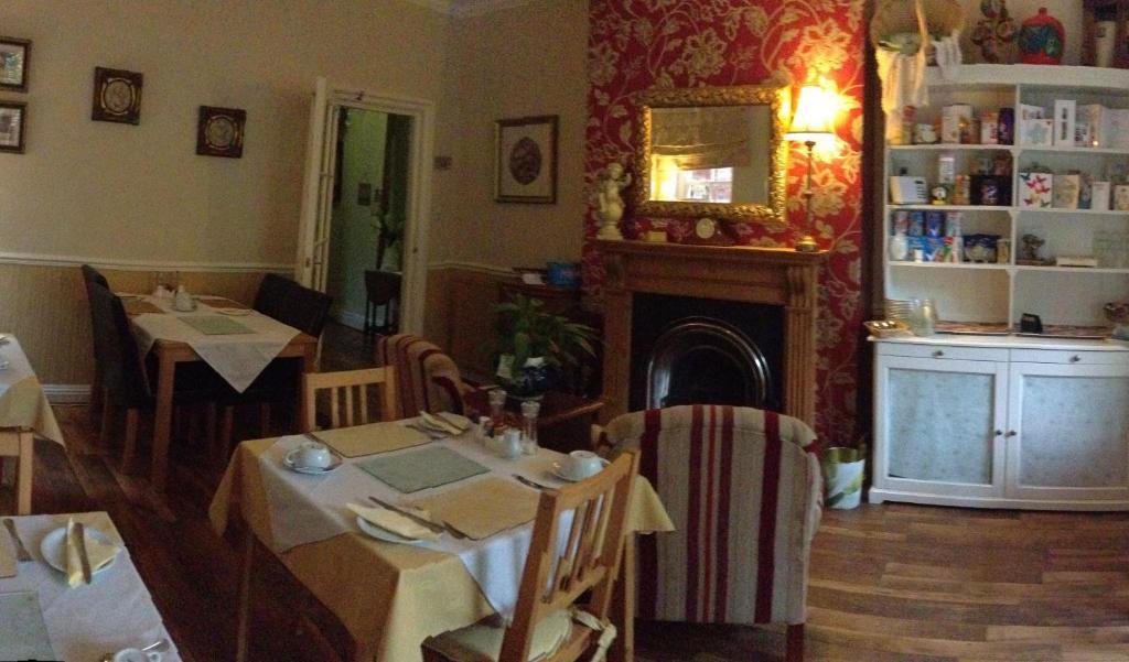 Bed and Breakfast The Hollies Fulford  Экстерьер фото
